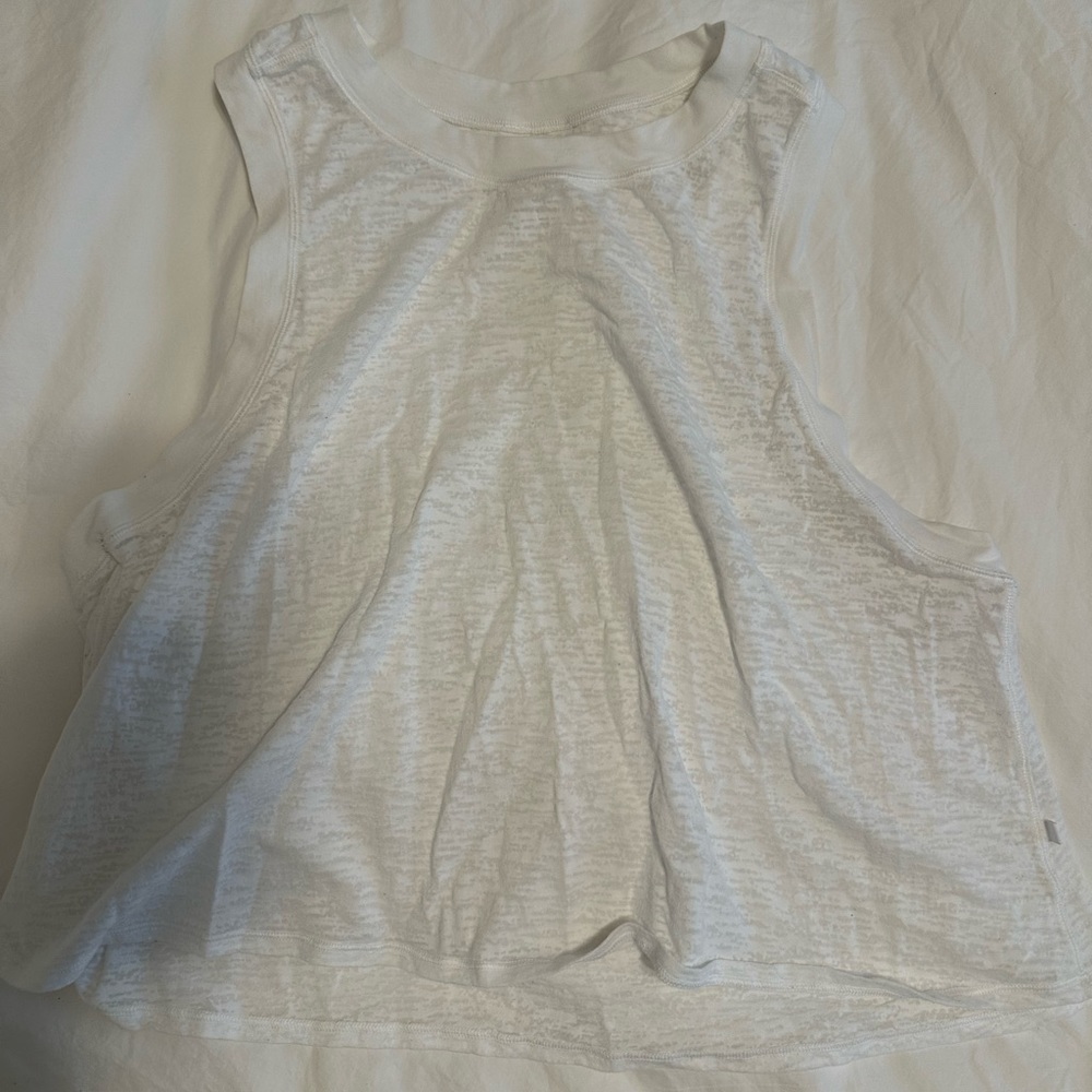Lululemon cropped muscle tee.